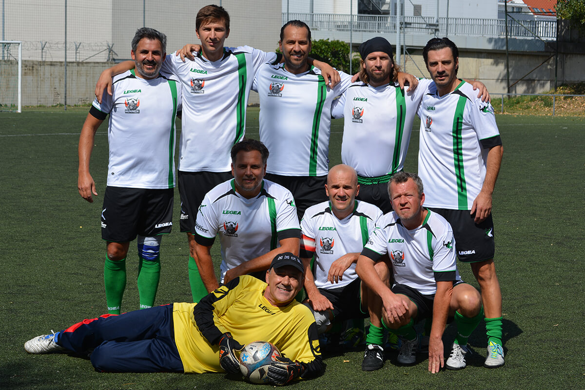 Mannschaftsfoto - Die Hunnen - FFBÖ Kleinfeldliga Wien